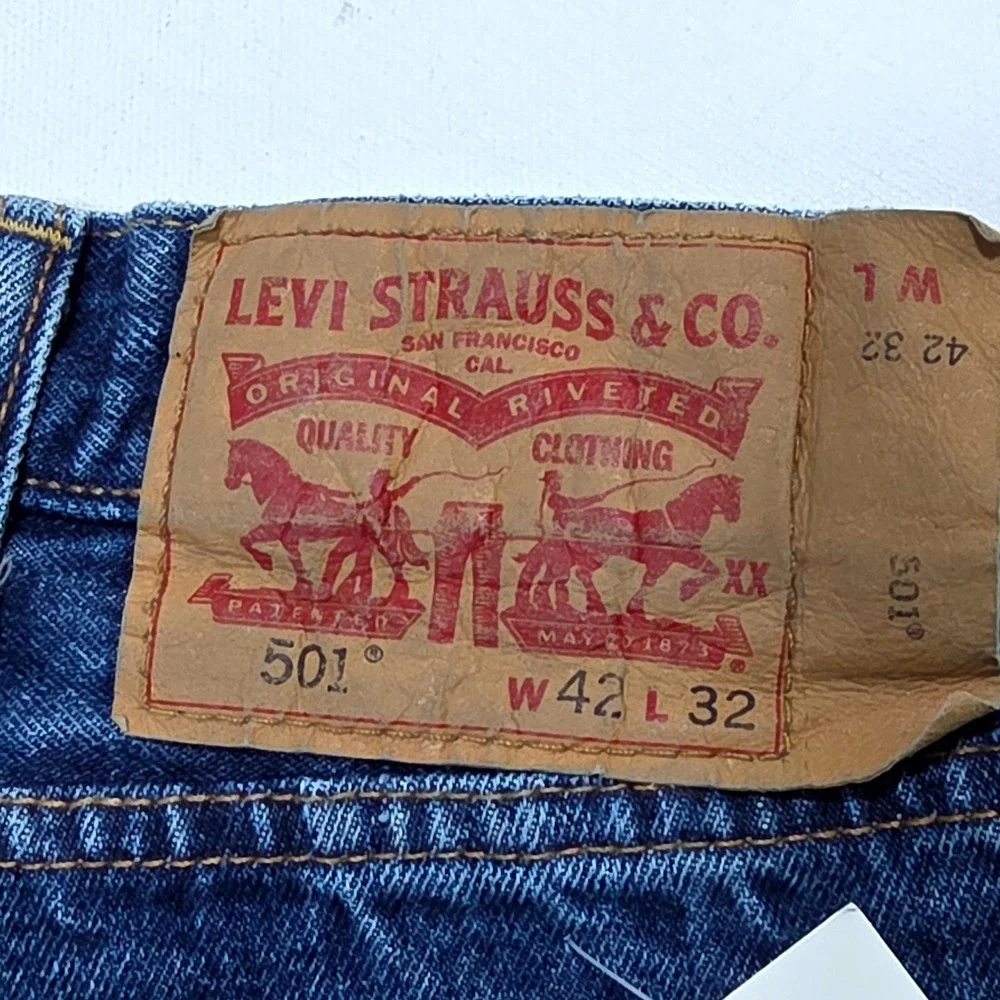 Levi's 501 Original Fit Jeans Mens 42x32 Blue Straight Leg Button Fly 005010193